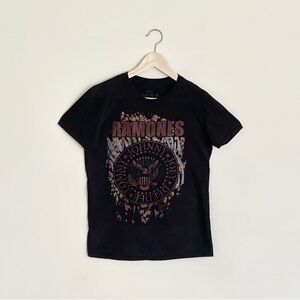 Ramones Classic Logo Graphic Black Punk Band T Shirt Women’s size Medium